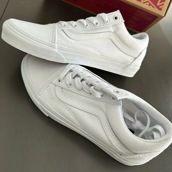 NEW Vans | Wide old skool white vans - Picture 4 of 9